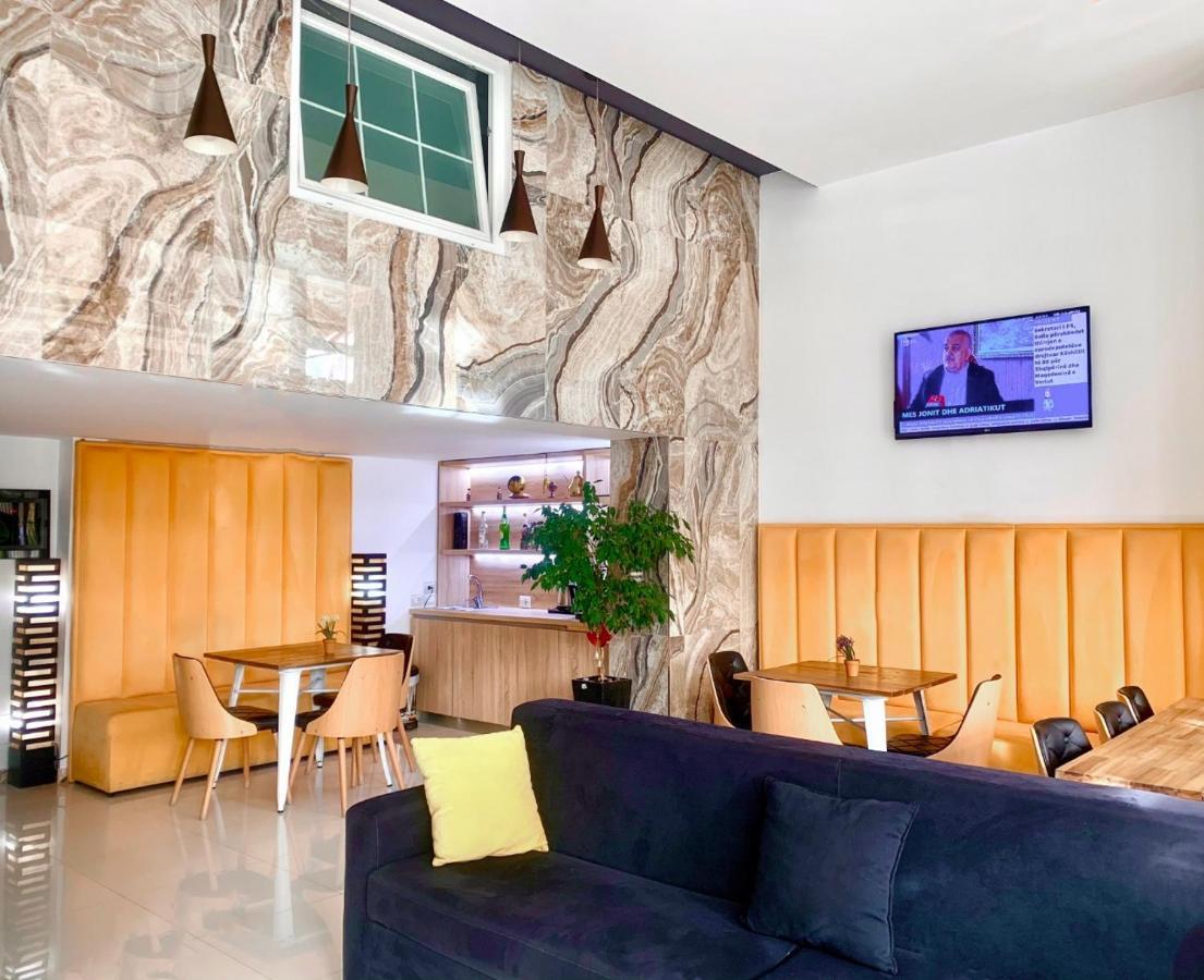 Park Hotel Tirana Yzberish ภายนอก รูปภาพ