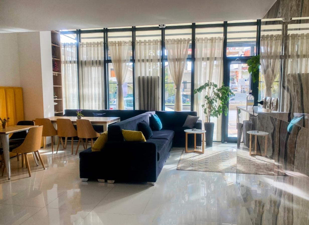 Park Hotel Tirana Yzberish ภายนอก รูปภาพ