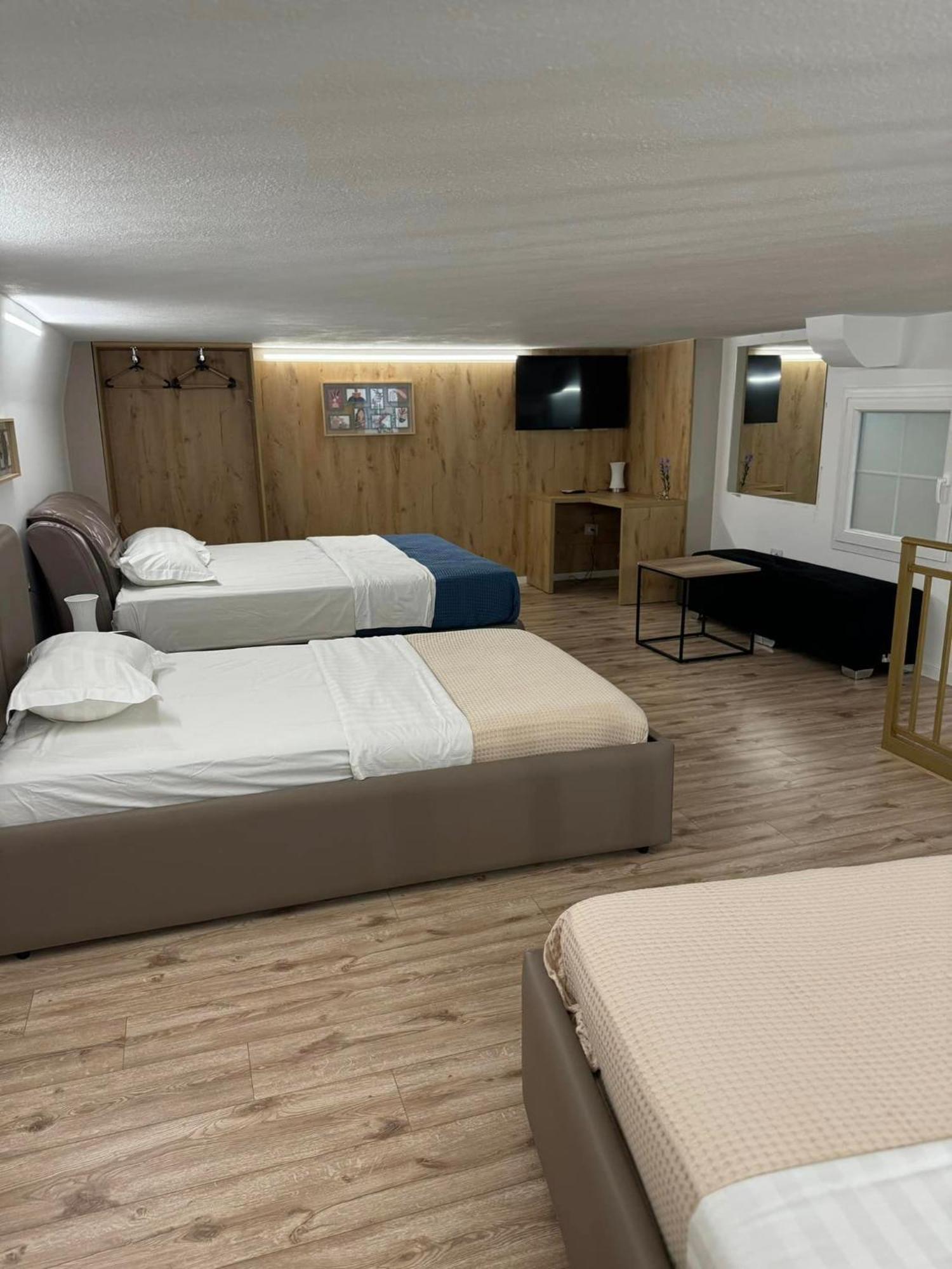 Park Hotel Tirana Yzberish ภายนอก รูปภาพ
