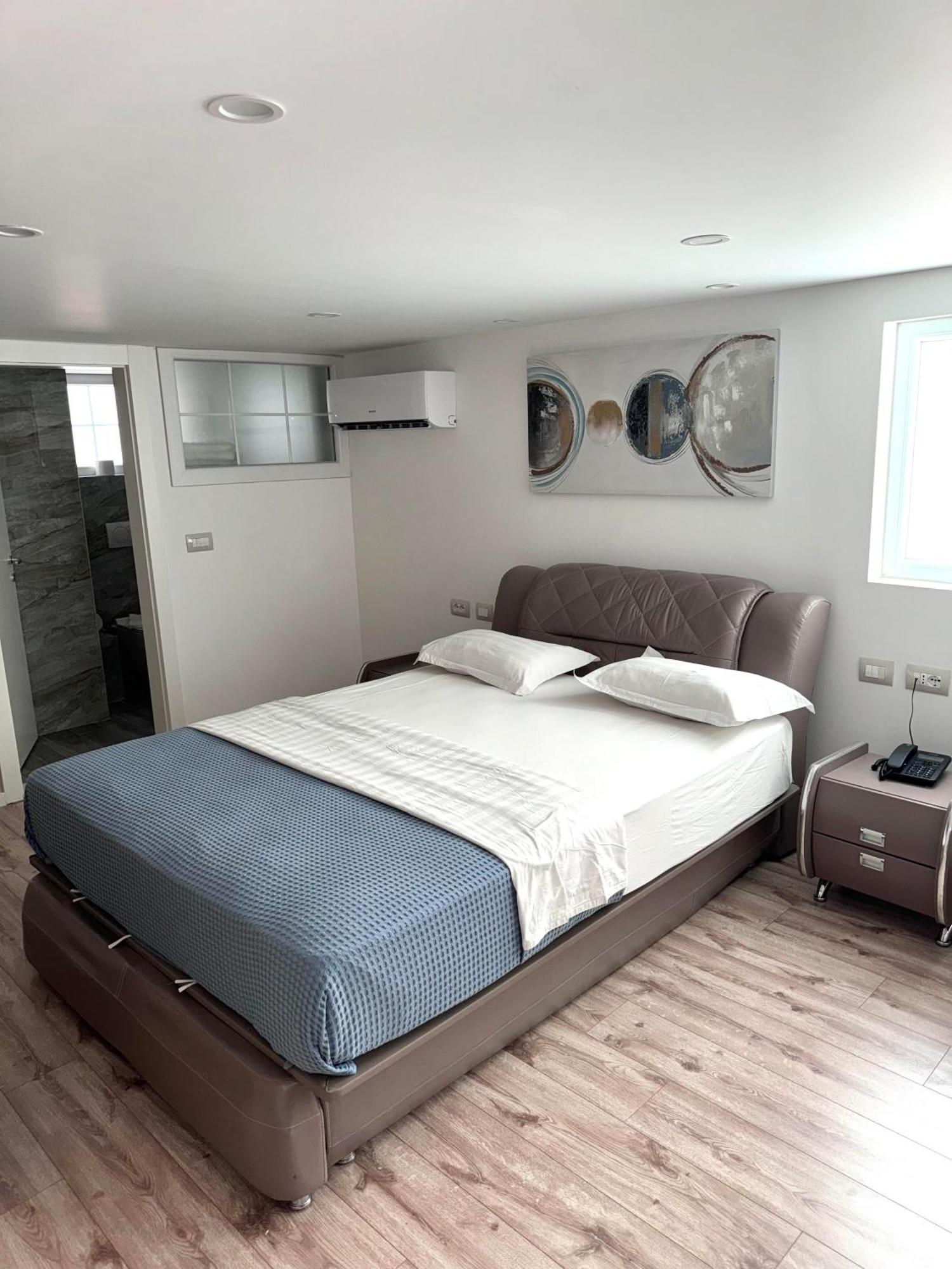 Park Hotel Tirana Yzberish ภายนอก รูปภาพ
