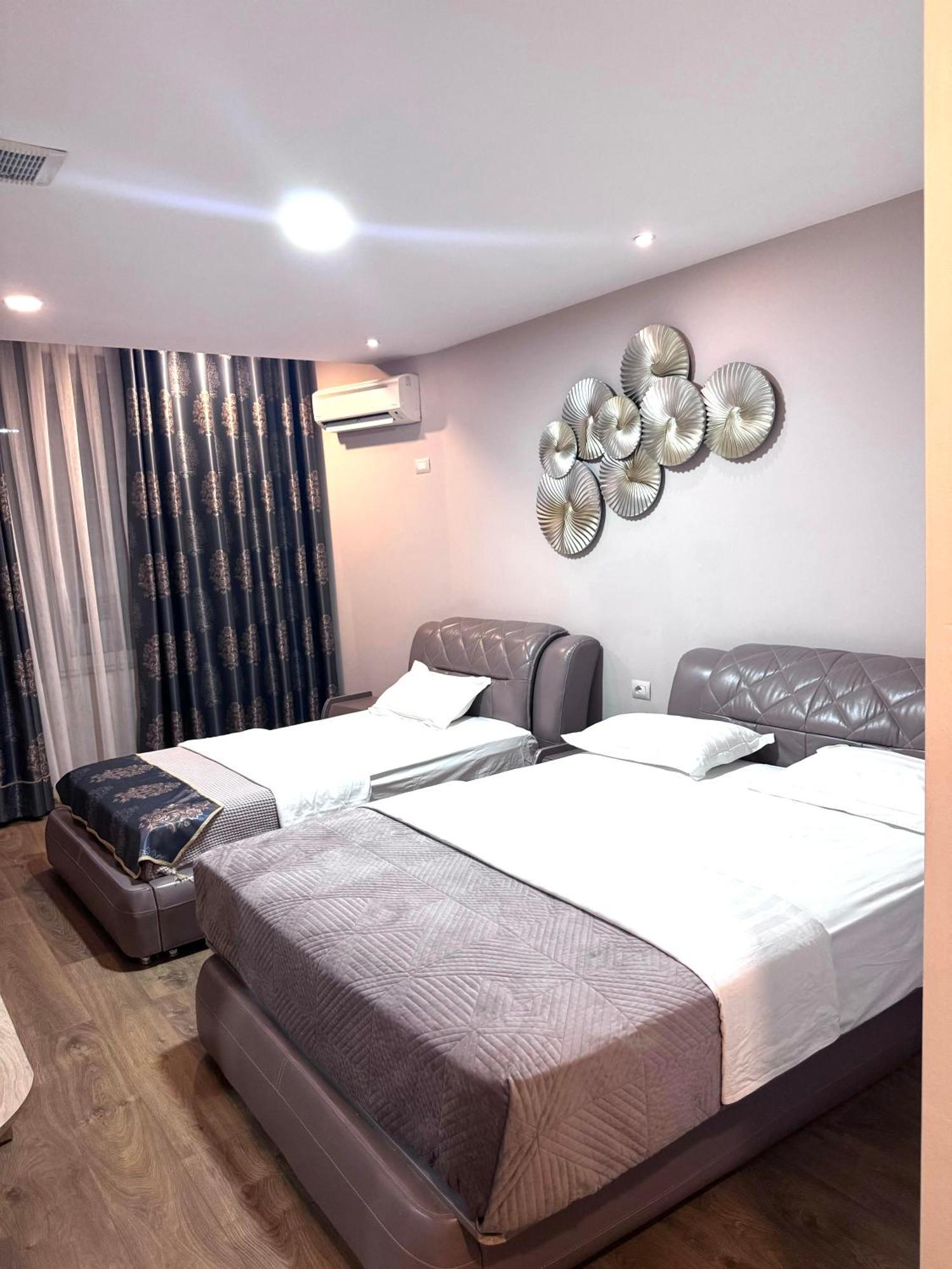 Park Hotel Tirana Yzberish ภายนอก รูปภาพ