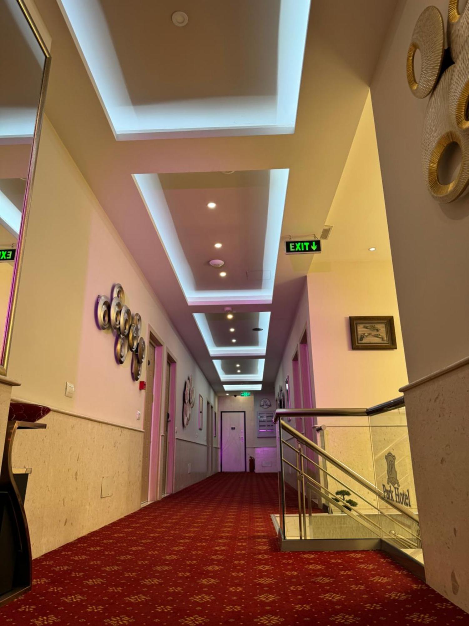Park Hotel Tirana Yzberish ภายนอก รูปภาพ