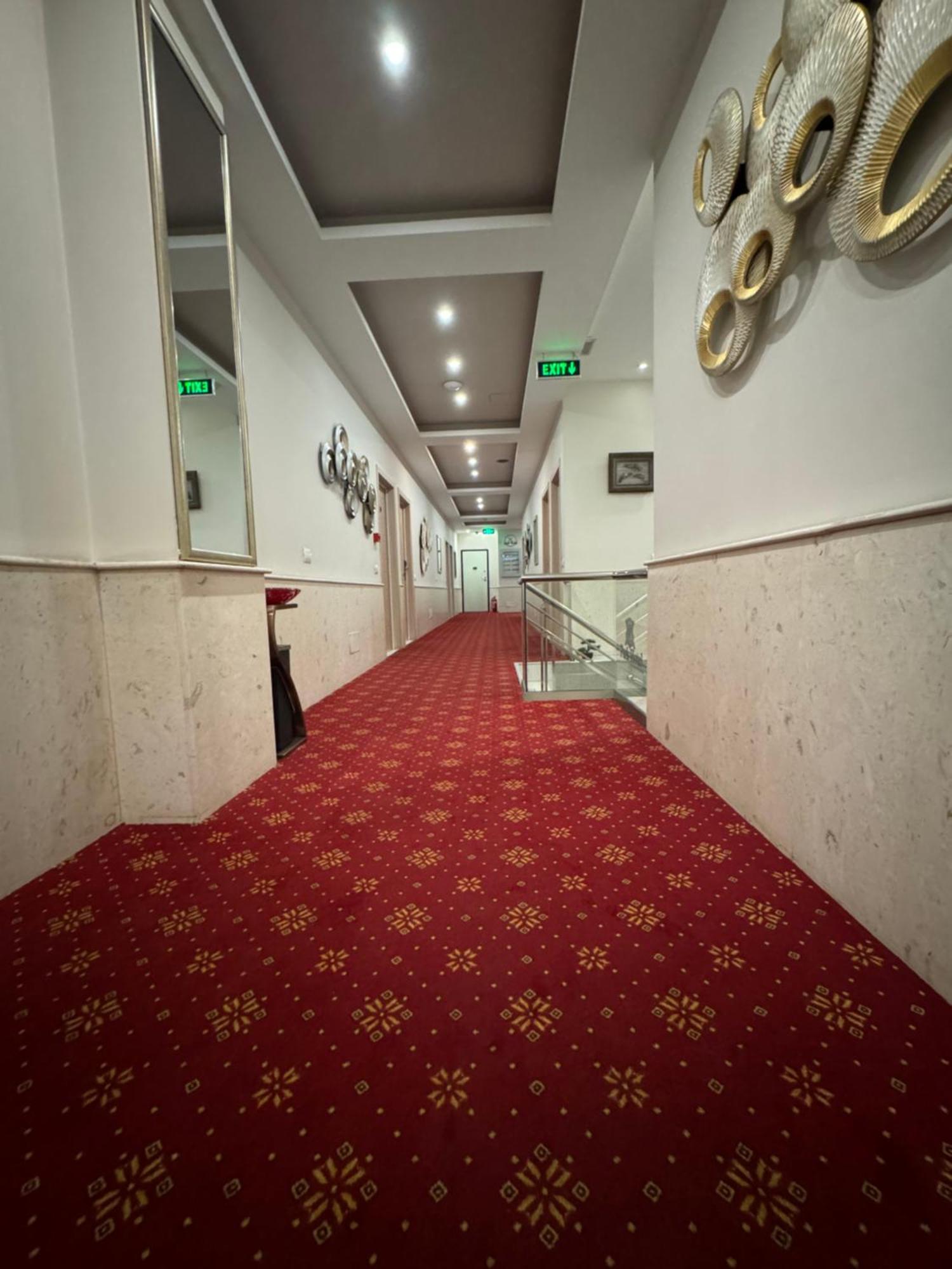 Park Hotel Tirana Yzberish ภายนอก รูปภาพ