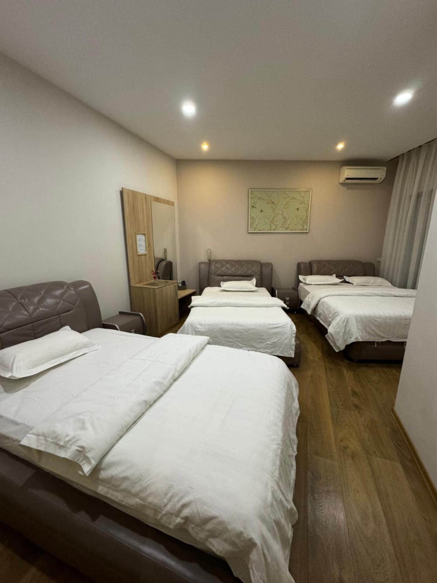 Park Hotel Tirana Yzberish ภายนอก รูปภาพ