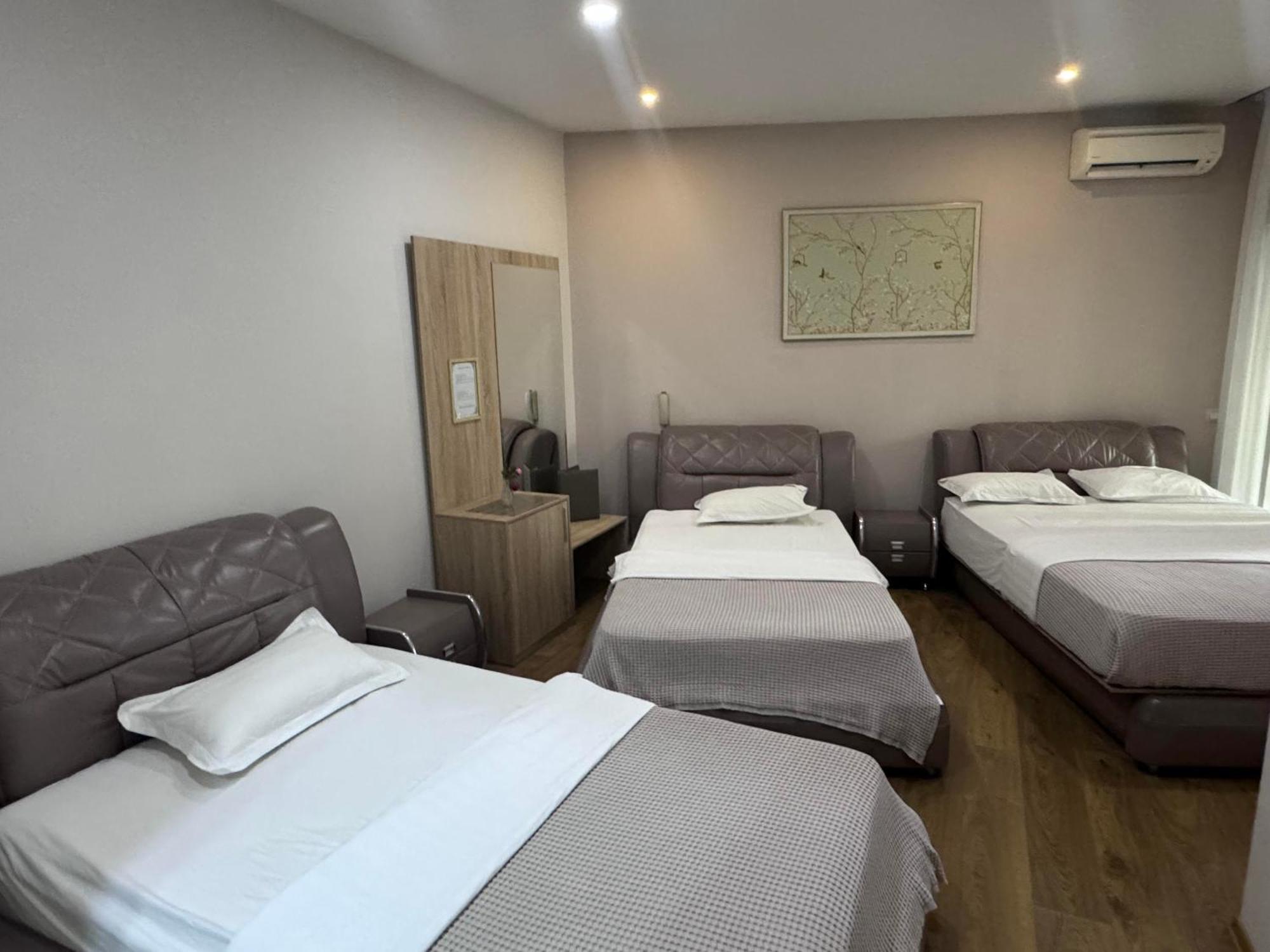 Park Hotel Tirana Yzberish ภายนอก รูปภาพ