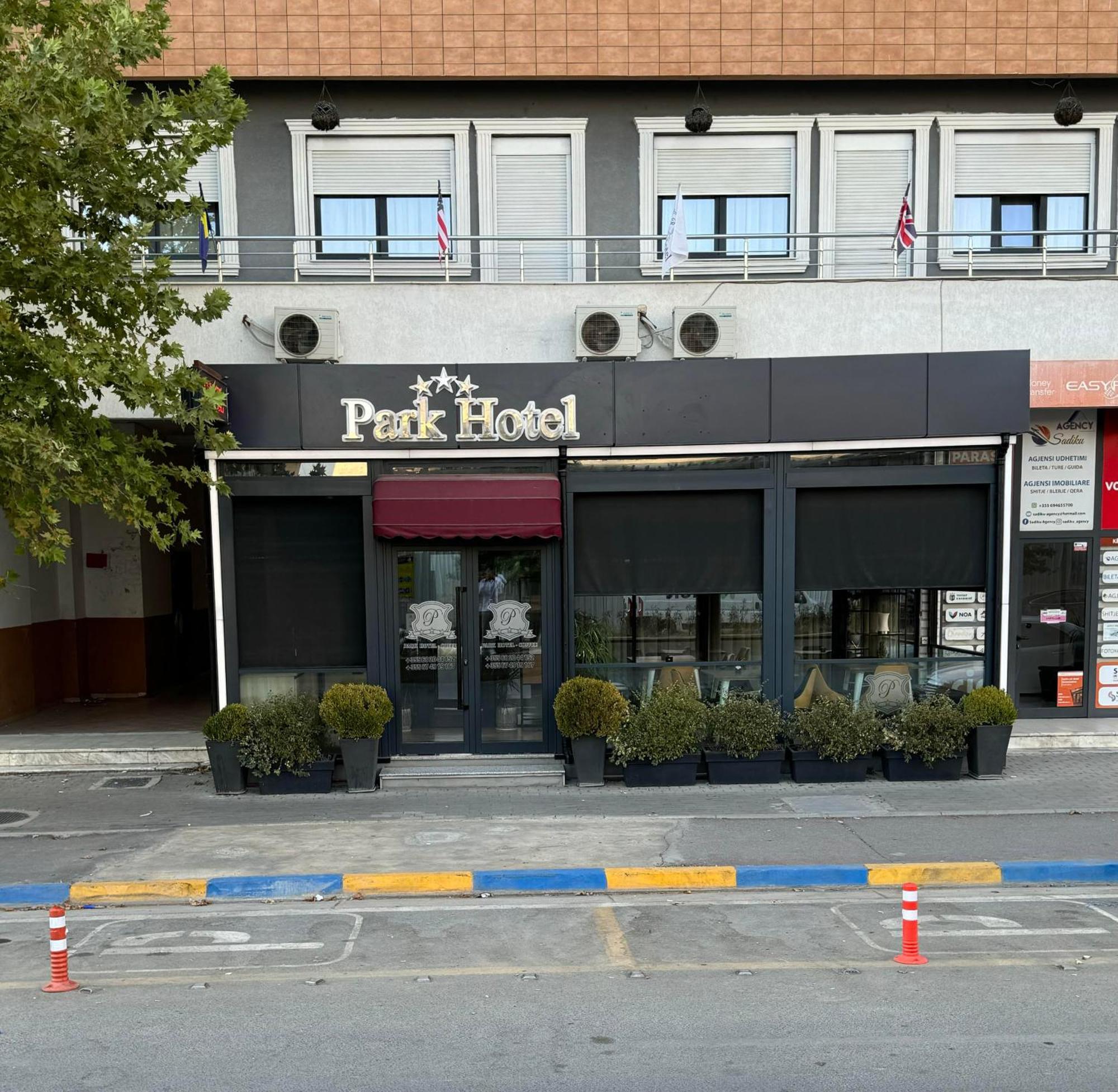 Park Hotel Tirana Yzberish ภายนอก รูปภาพ